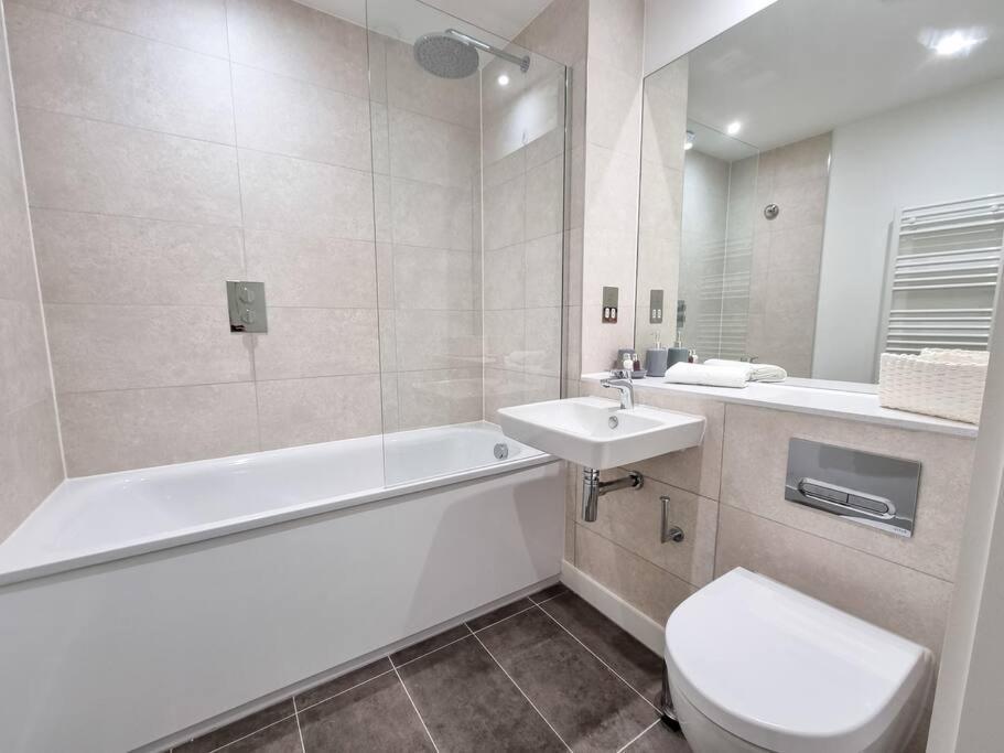 Luxury City Centre Townhouse With Parking Manchester Exteriör bild