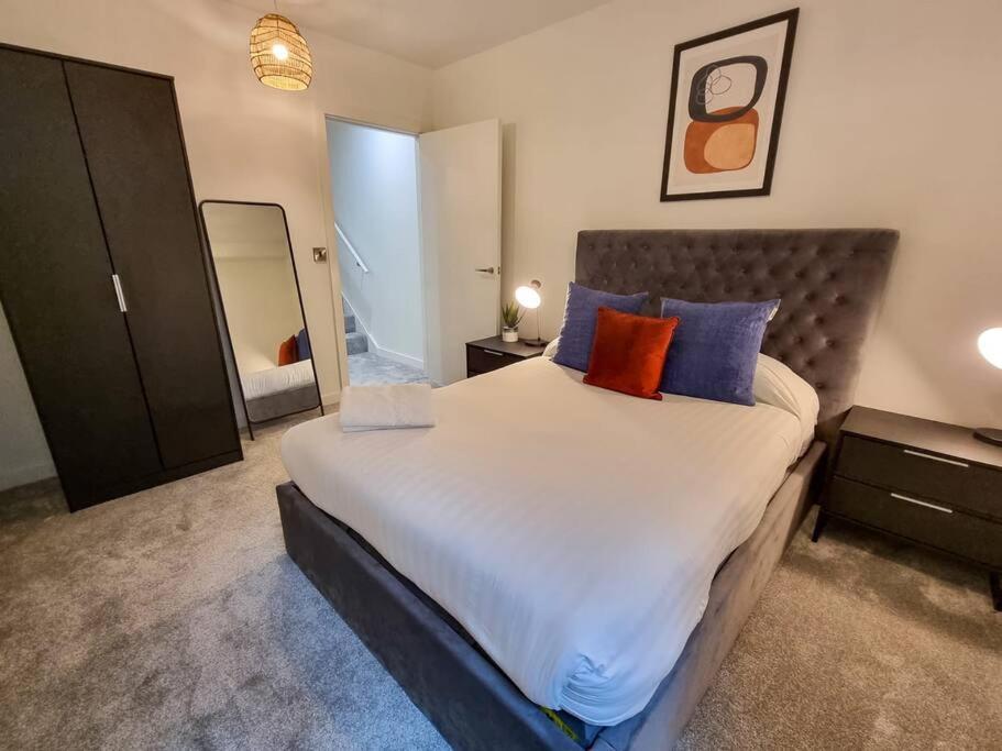 Luxury City Centre Townhouse With Parking Manchester Exteriör bild