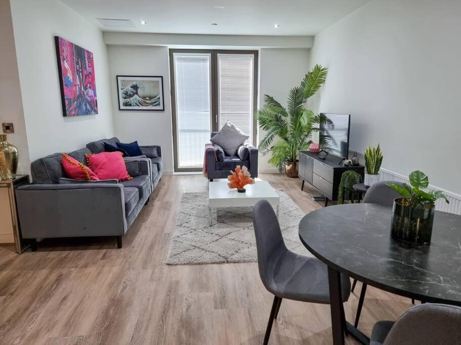 Luxury City Centre Townhouse With Parking Manchester Exteriör bild